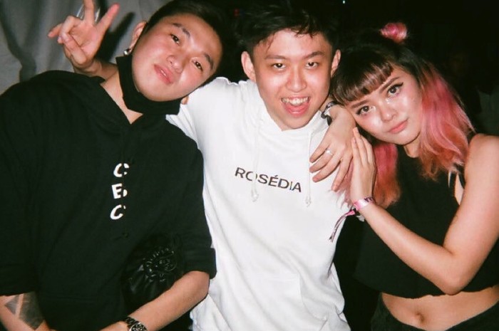 Image of renowned rapper, Rich Brian and his siblings
