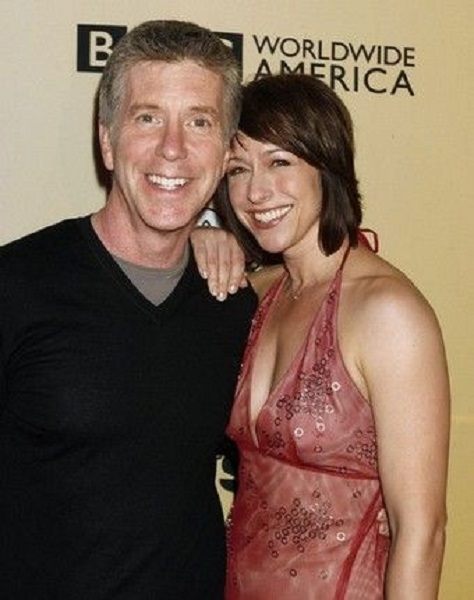 Image of game show host, Tom Bergeron and wife Lois Bergeron