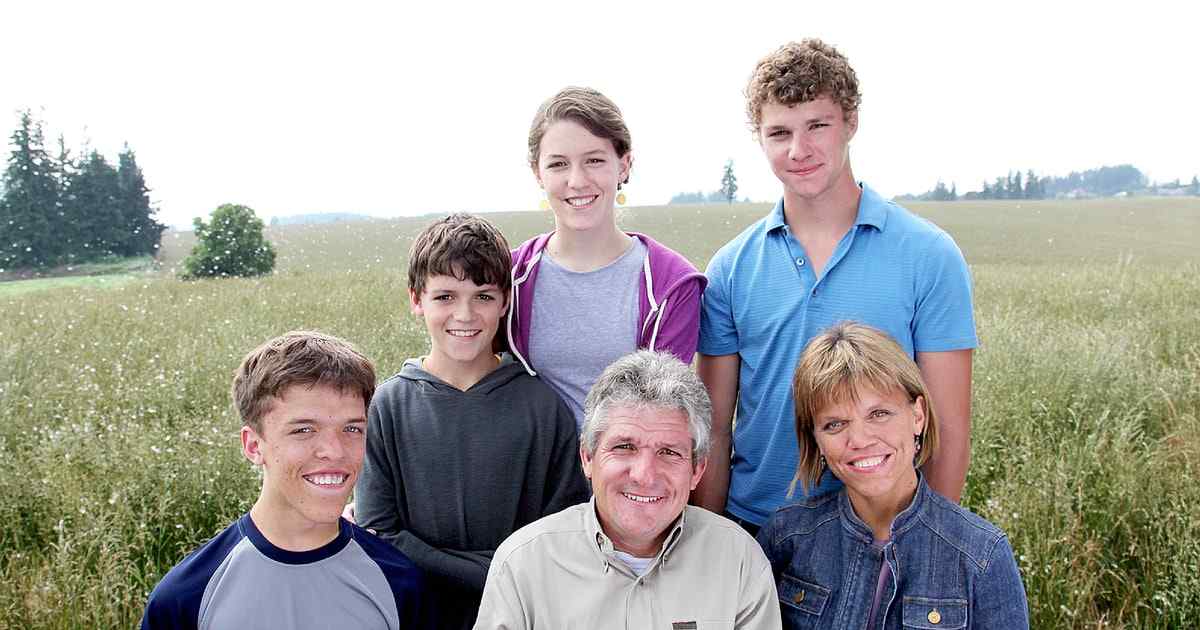 Image of American television star,Zach Roloff and his family