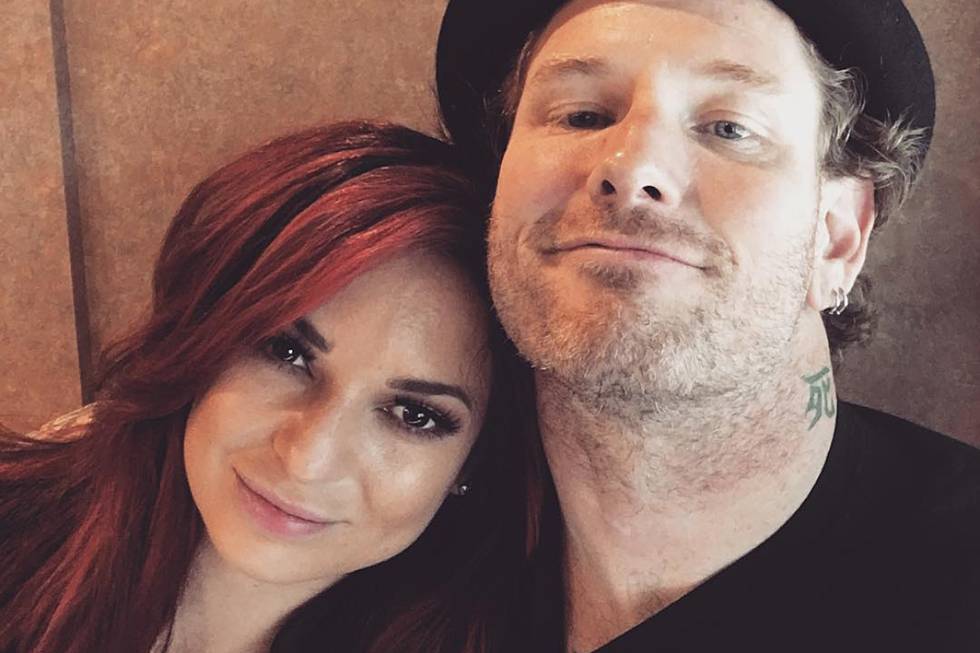 Image of popular singer, Corey Todd Taylor and his wife, 