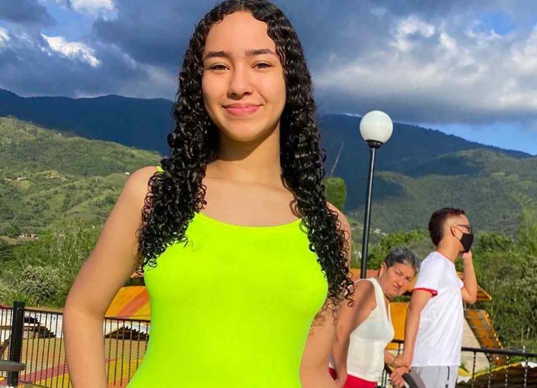Valery altamar looking pretty in light green outfit 