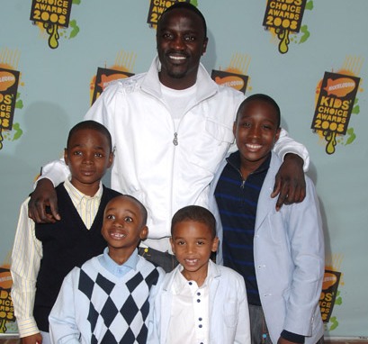 Tomeka Thiam's husband, Akon with children